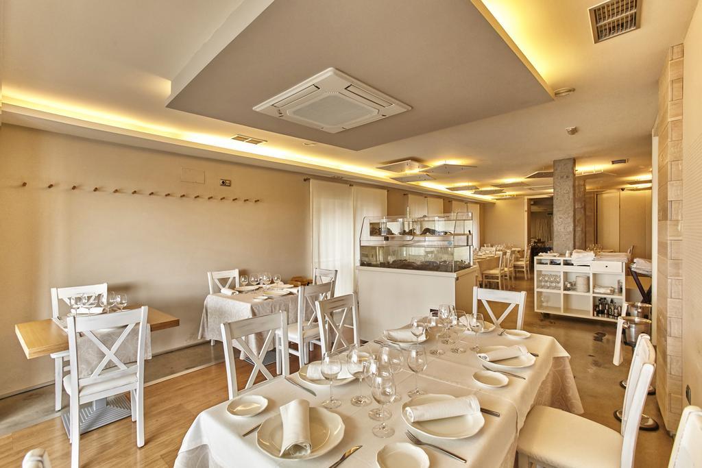 Hotel Boa Vista Viveiro Eksteriør bilde