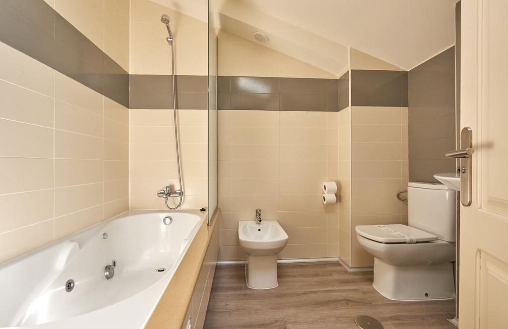 Hotel Boa Vista Viveiro Eksteriør bilde